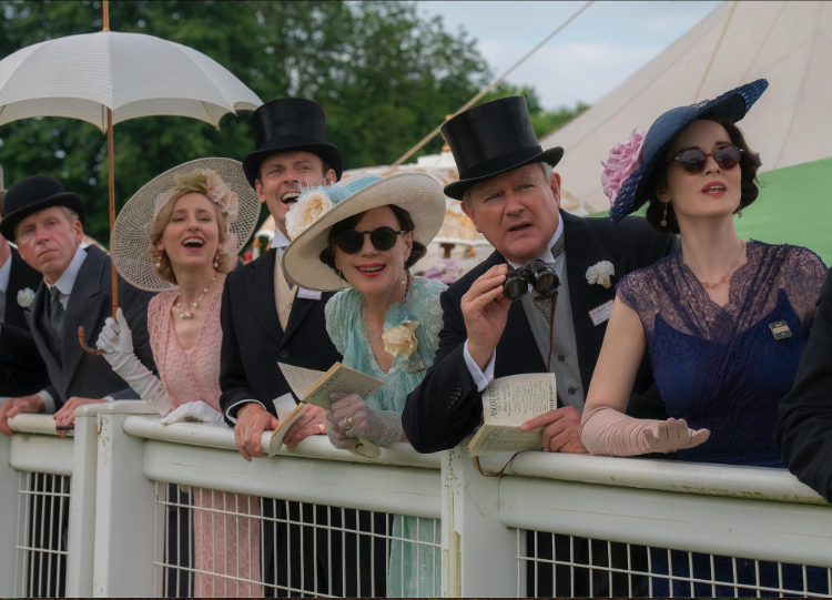 Elizabeth McGovern, Hugh Bonneville, Michelle Dockery, Harry Hadden-Paton, and Laura Carmichael in Downton Abbey: The Grand Finale
